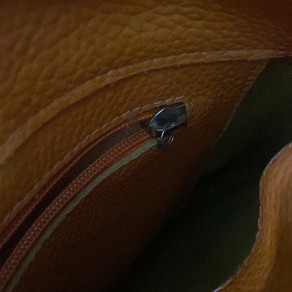 Peter Kent Buenos Aires over the shoulder leather bag - Picture 9 of 9